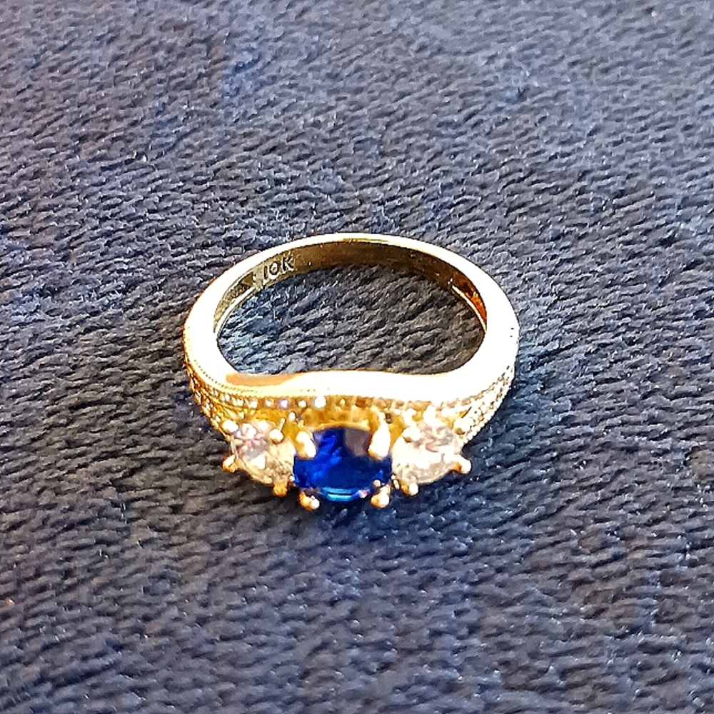 10k Sapphire gold ring size 7